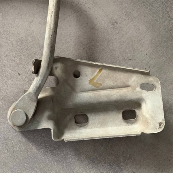 ZAWIAS MASKI LEWY FORD TRANSIT MK6