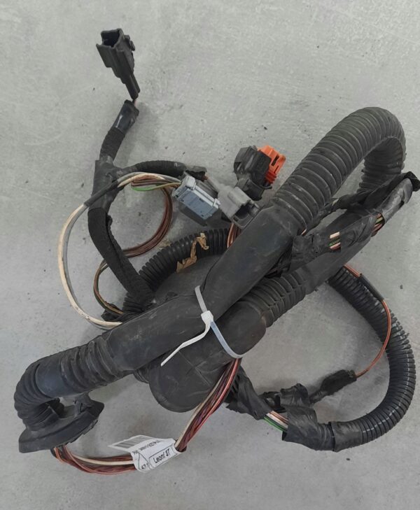 ASTER III WIĄZKA ELEKTRYCZNA DRZWI TYLNYCH 240512927R