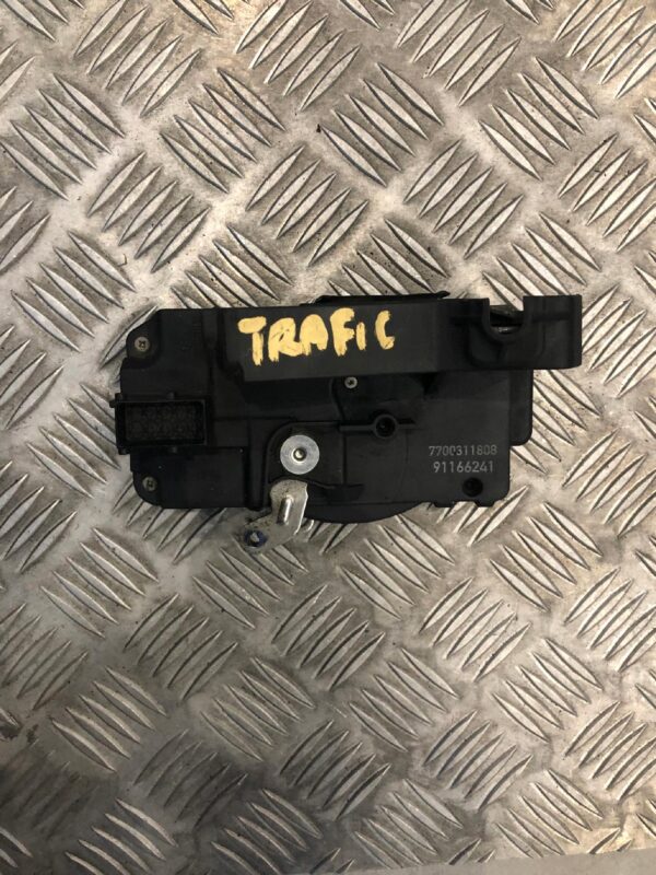 ZAMEK DRZWI PRAWY PRZÓD TRAFIC VIVARO 7700311808