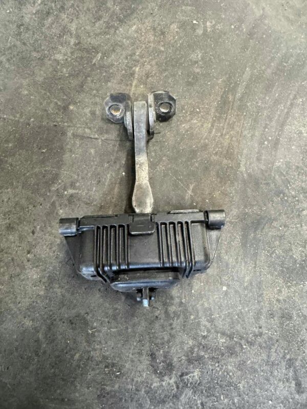 OGRANICZNIK DRZWI PRZEDNICH MERCEDES VITO 639