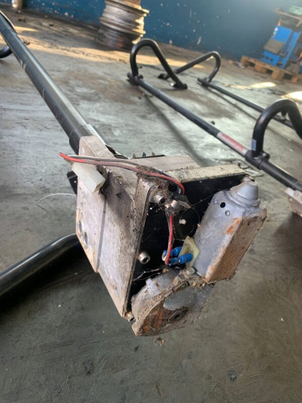 MECHANIZM OTWIERANIA DRZWI AUTOBUS RENAULT MASTER