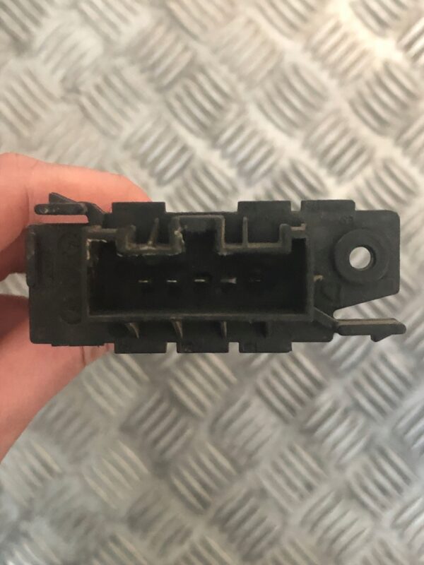 21e6f7ad9c6e7fe30fcbc4bada7b9a27