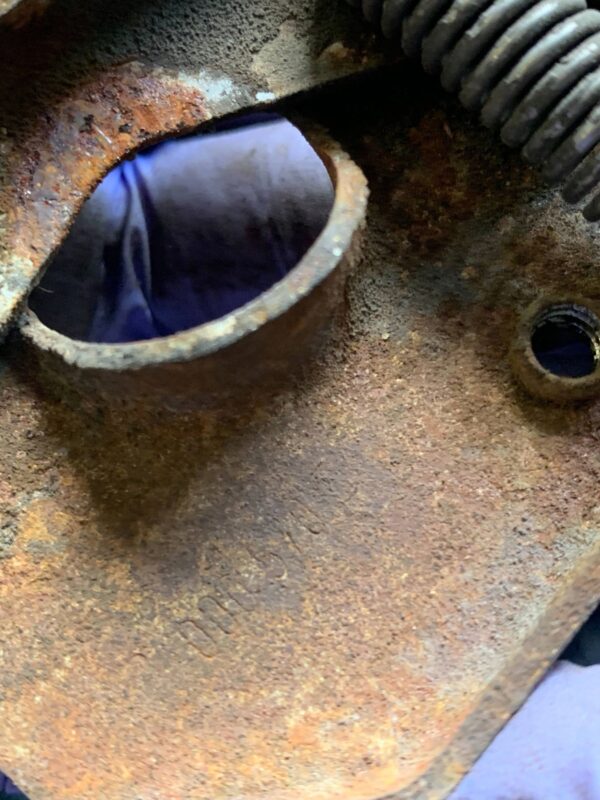 RYGIEL ZAMEK MASKI SILNIKA POKRYWY PRZEDNIEJ TRAFIC II VIVARO 0005705