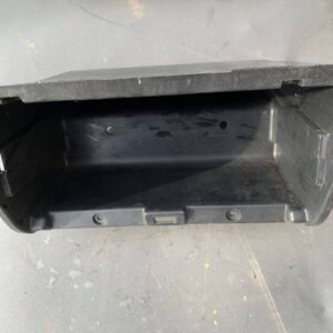 SCHOWEK PÓŁKA PASAŻERA MC140215 MITSUBISHI CANTER