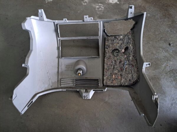 OSŁONA ŚRODKOWA DESKI MERCEDES SPRINTER W906 A9066800031