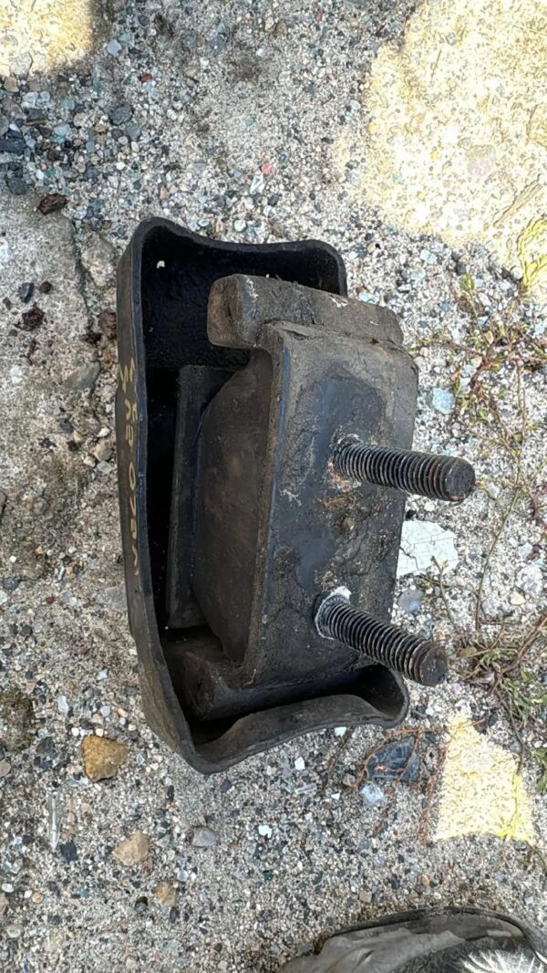 PODUSZKA SKRZYNI BIEGÓW IVECO DAILY 2.3 HPI EURO5 11-14 AUTOMAT