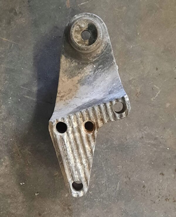 ŁAPA WSPORNIK SILNIKA MASTER II 7700308752