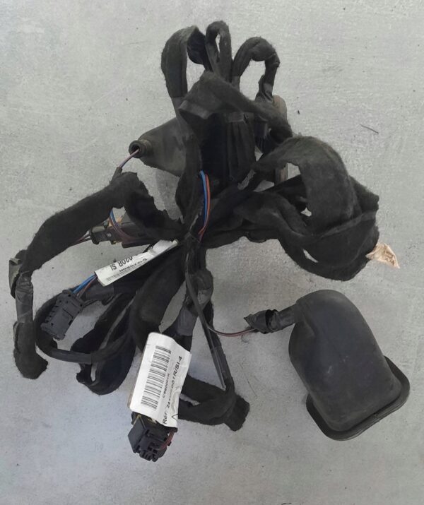 WIĄZKA ELEKTRYCZNA LAMP TYLNYCH MASTER III 241440001R