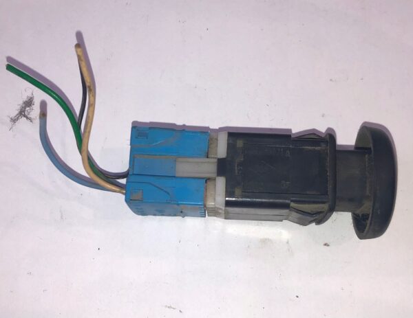 PRZEŁĄCZNIK OGRZEWANIA SZYBY PRZEDNIEJ 7700351970A