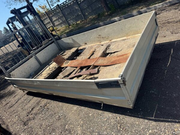 ZABUDOWA PAKA VW LT SPRINTER DOKA 96-06 DO POPRAWY