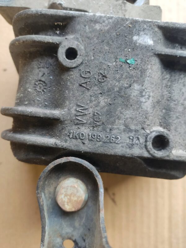 0e281ed04a53b4748d82fb80f352782d