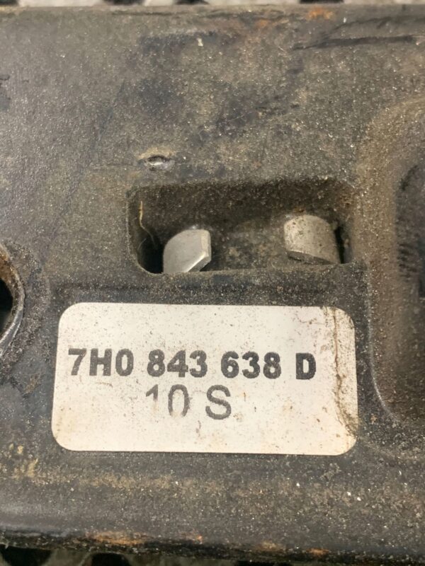 ODBIJAK DRZWI BOCZNYCH VW T5 7H0843638D