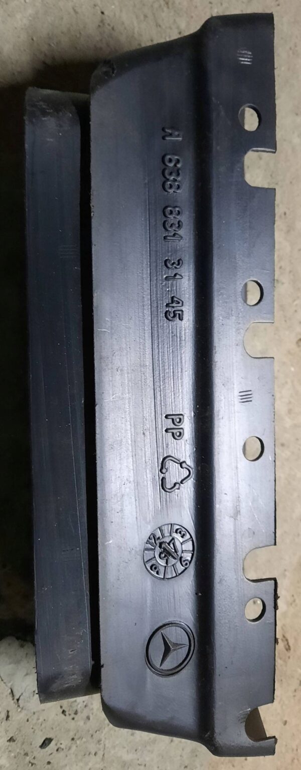 ŁĄCZNIK KANAŁU WENTYLACYJNEGO VITO W638 A6388313145