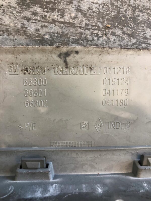 OSŁONA ZAŚLEPKA TRAFIC VIVARO 7700011218