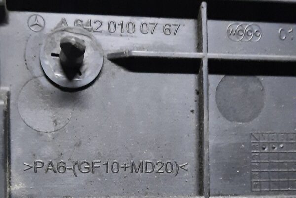 OSŁONA OBUDOWA SILNIKA A6420100767 MERCEDES VITO W639