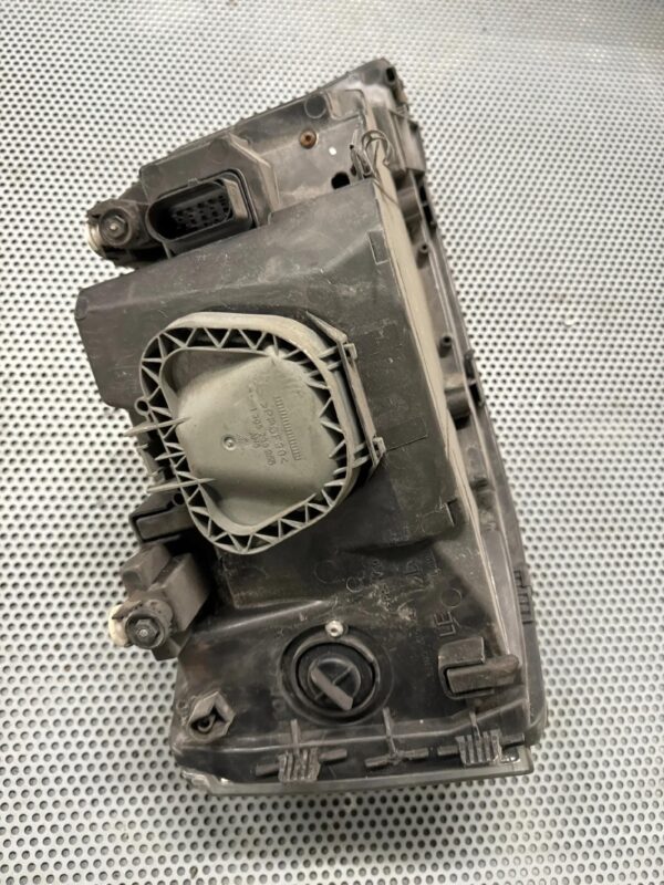 LAMPA LEWY PRZÓD EUROPA VOLKSWAGEN T5 7H1941015N