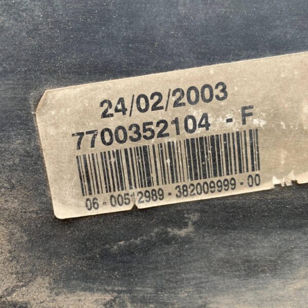 LAMPA PRAWY PRZÓD USZKODZONA 7700352104 RENAULT MASTER II