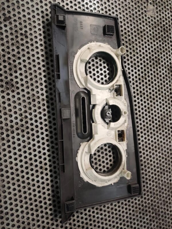 OBUDOWA PANELU NAWIEWU IVECO DAILY III 123942200