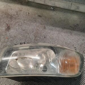 LAMPA PRZEDNIA FORD TRANSIT YC1X130335