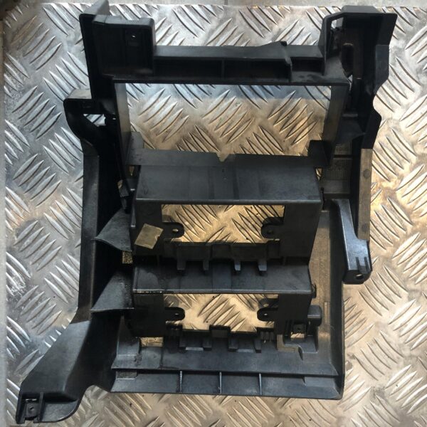 RAMKA STELAŻ OBUDOWA VW T5 7H1857273C