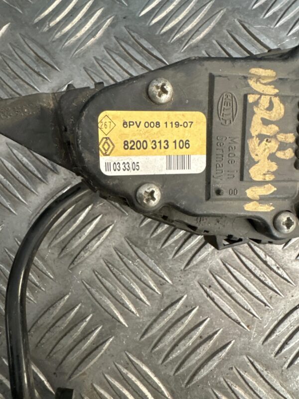 POTENCJOMETR GAZU RENAULT MASTER II 8200313106