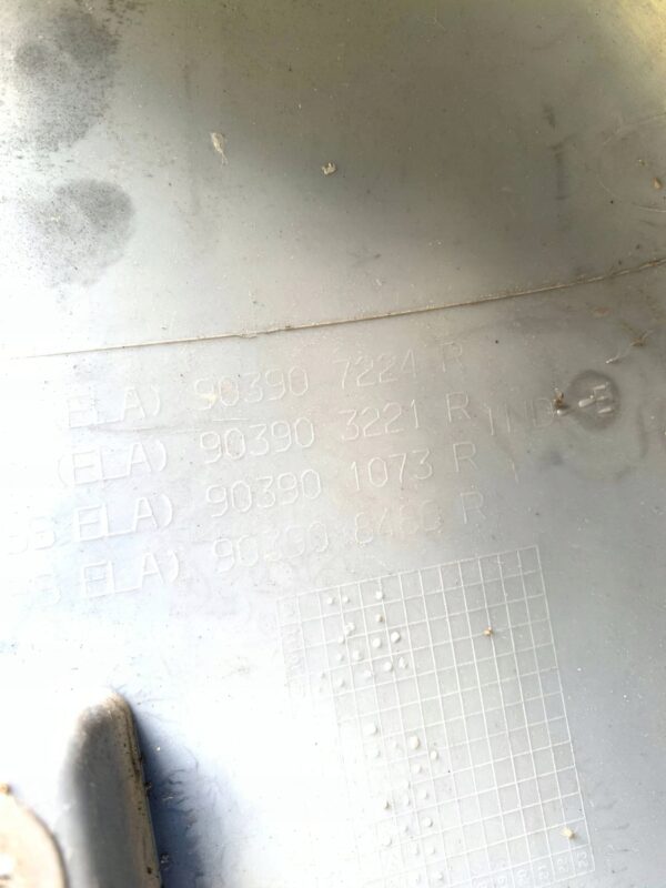 NAROŻNIK LAMPY PRAWY TYŁ TRAFIC III 903903221R