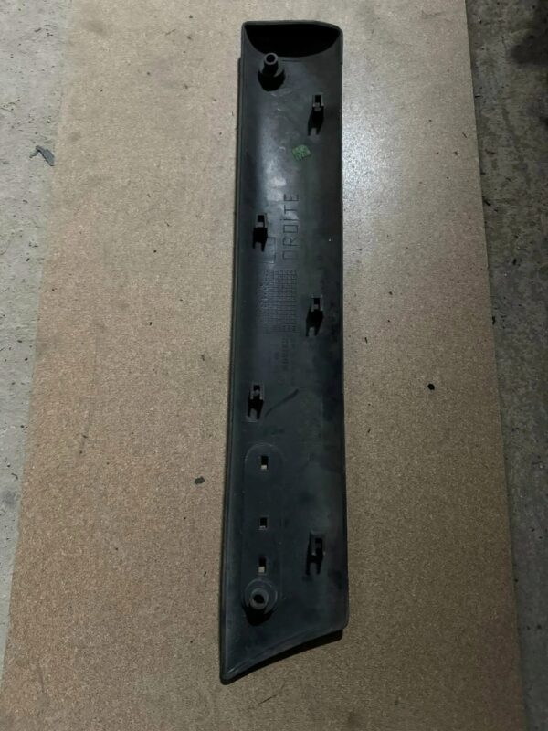 LISTWA DRZWI PRAWY PRZÓD RENAULT MASTER II 7701692581