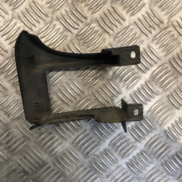 OSŁONA ZAWIASU PRAWA MERCEDES VITO A6396940625