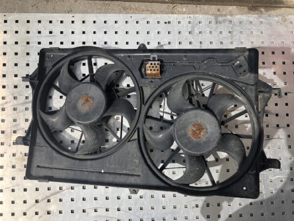 WENTYLATOR CHŁODNICY FORD FOCUS 3135103332