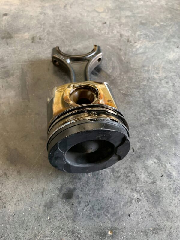 TŁOK MERCEDES VITO W639