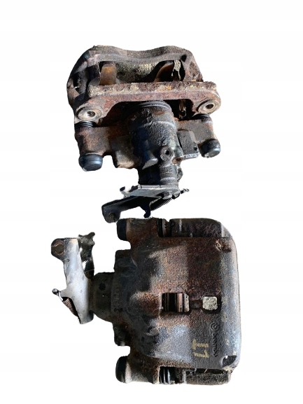 ZACISK TYLNY IVECO DAILY BLIŹNIAK 06-14 PRAWY LEWY