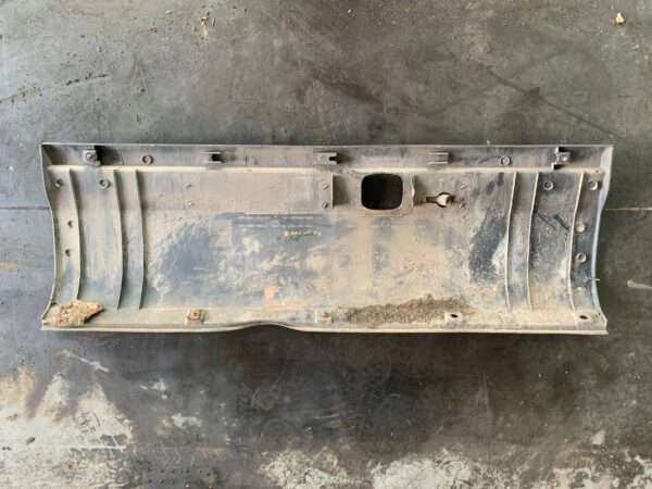 LISTWA DRZWI TYLNYCH IVECO DAILY 06- 504099688 504099680