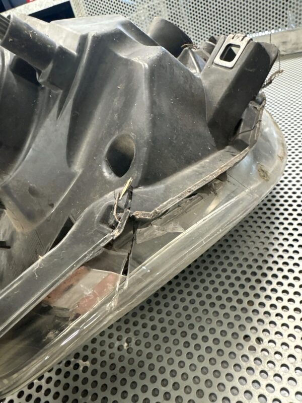 LAMPA LEWY PRZÓD UK RENAULT TRAFIC 06-14 8200701363