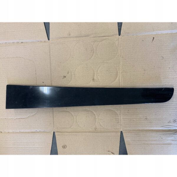 LISTWA DRZWI SŁPUKA PRAWA 5801627261 USZKODZONA IVECO DAILY III