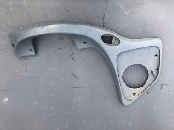 UCHWYT DRZWI LEWY PRZÓD DUCATO 02-06 130458901