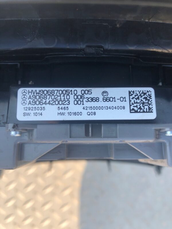 PANEL ŚWIATEŁ AWARYJNYCH SPRINTER A9068702110