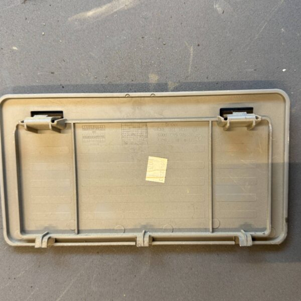 OSŁONA ZAŚLEPKA FOTELA A9065450003 VW CRAFTER 2.0TDI