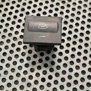 PRZYCISK OGRZEWANIA SZYBY PRZEDNIEJ