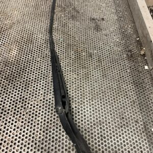 RAMIĘ WYCIERACZKI SZYBY PRZEDNIEJ MASTER III 8200734777