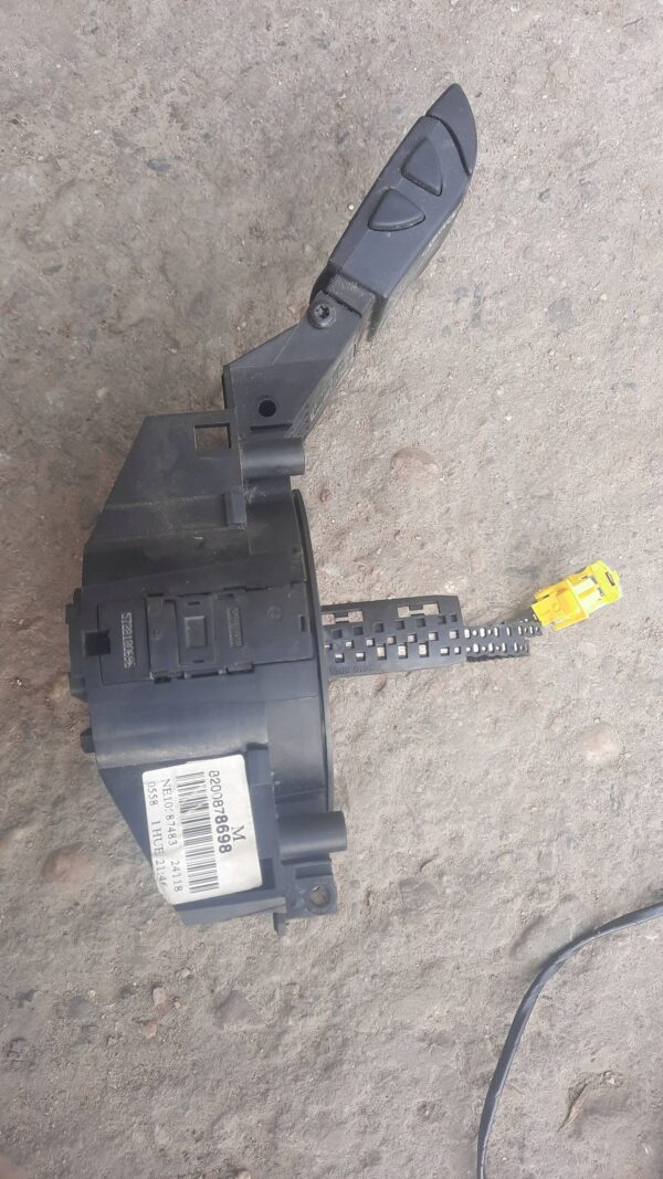 PRZEŁĄCZNIK MASTER II 8200878698