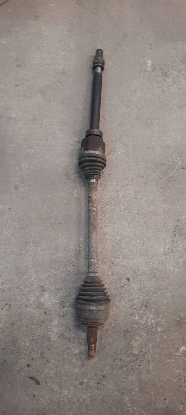 PÓŁOŚ PRZEDNIA PRAWA DŁUGA RENAULT MASTER III 2,3 BITURBO