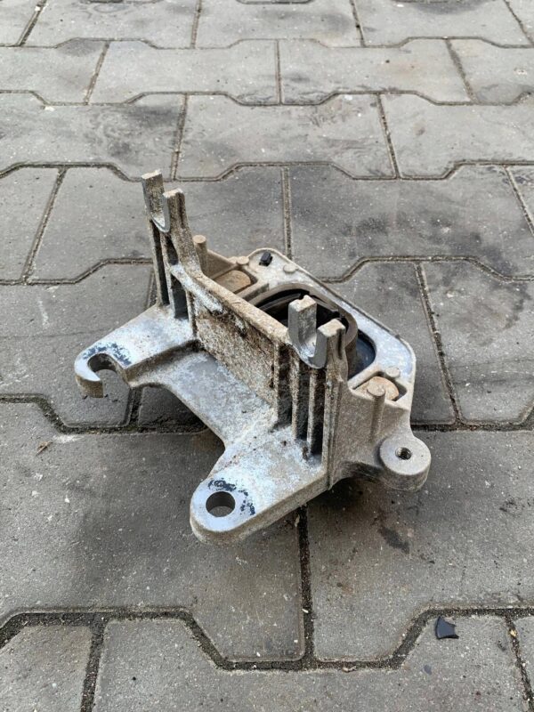 ŁAPA SKRZYNI BIEGÓW TRAFIC III 112228161R