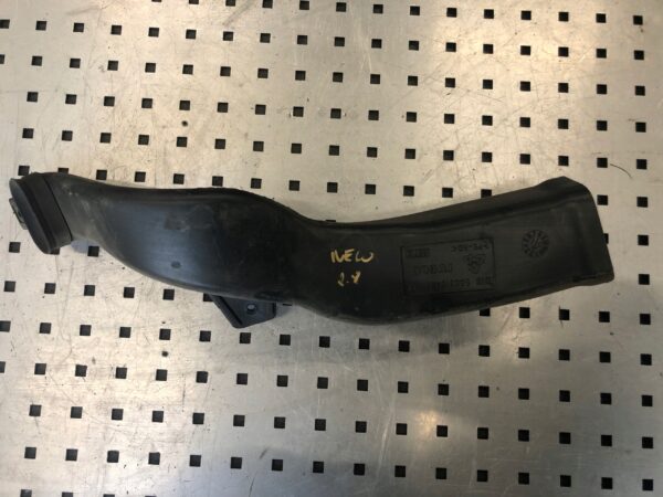 PRZEWÓD KANAŁ POWIETRZA IVECO DAILY 2.8 500310463