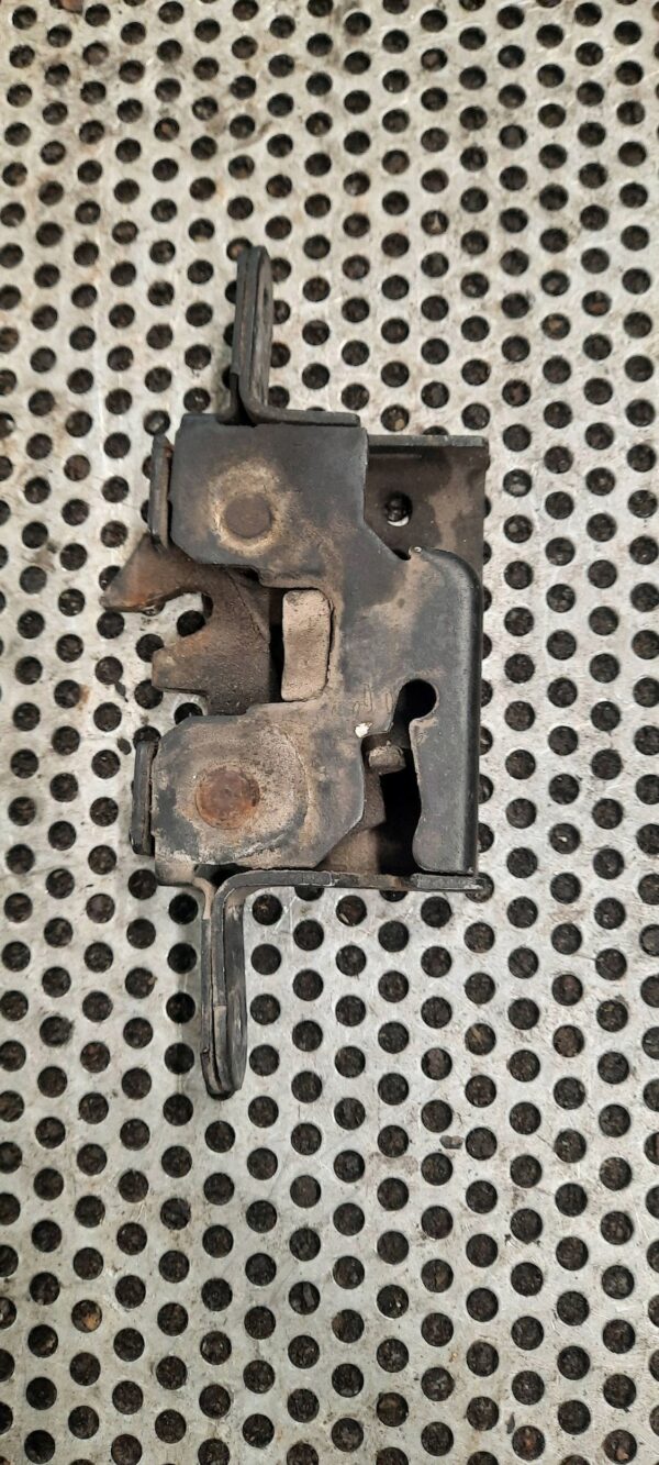 ZAMEK MASKI RENAULT MASTER