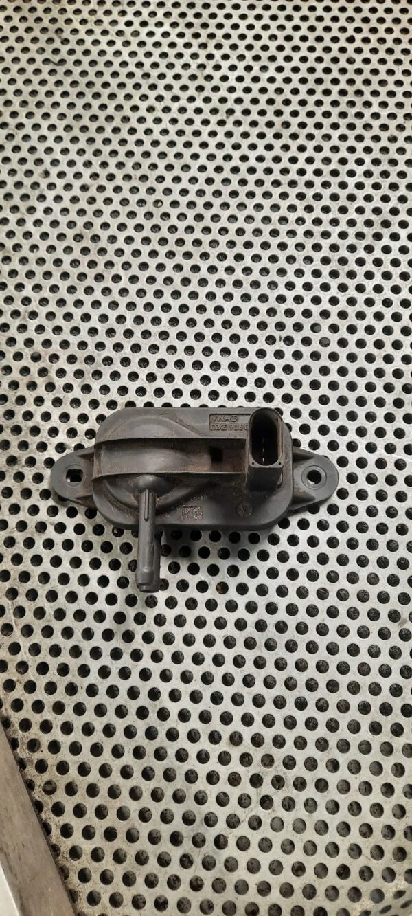 CZUJNIK CIŚNIENIA SPALIN 06A906051