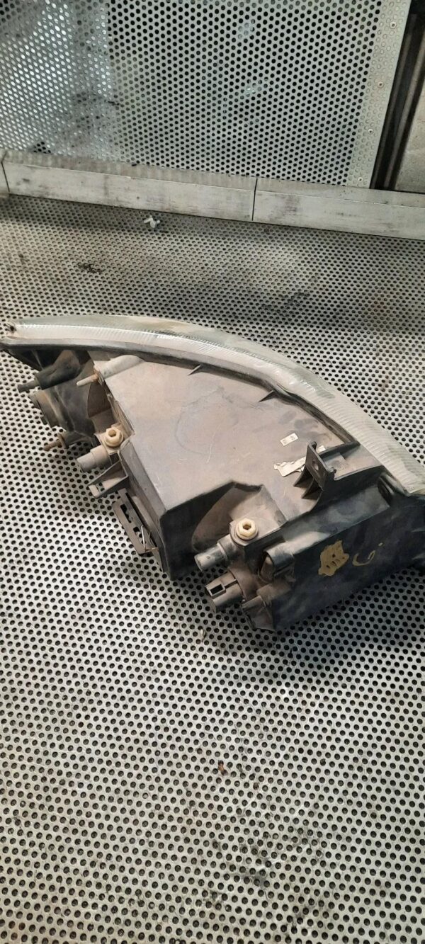 LAMPA PRZEDNIA FORD TRANSIT YC1X130335