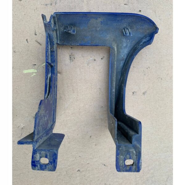 OSŁONA ZAWIASU PRAWY TYŁ A6396940625 MERCEDES VITO W639