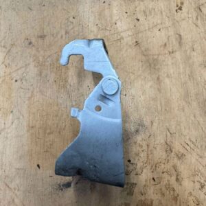 ZAWIAS MASKI LEWY RENAULT TRAFIC II