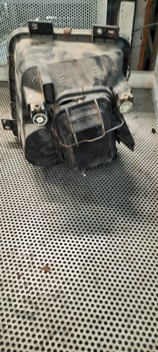 LAMPA PRZEDNIA VOLKSWAGEN LT PRAWA