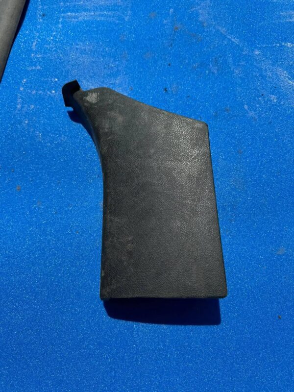 OSŁONA LISTWA PROGU PRAWA RENAULT MASTER III 10-19 8200689899